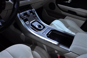 路虎 路虎 极光 2011款 2.0T 5门耀动版