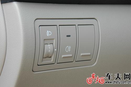 强调整体效果 车夫网实拍2011款悦动