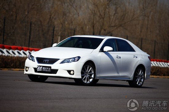 2010款 锐志 2.5V 风尚豪华导航版 试驾实拍