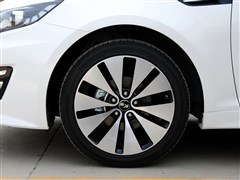 起亚 东风悦达起亚 起亚k5 2012款 2.0l at dlx-2