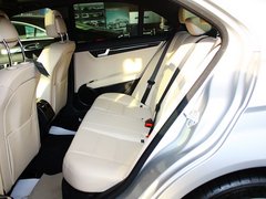 北京奔驰  C260 1.8T AT 第二排座椅正视图