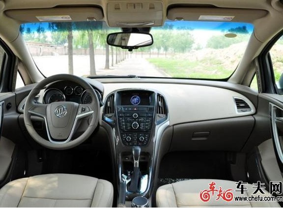 2010款英朗GT累计优惠5000元 店内有现车