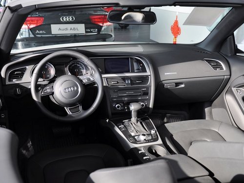 奥迪(进口)  A5 Cabriolet 2.0T AT 中控台整体