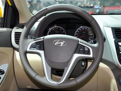 瑞纳降3000元或送导航 置换补贴6900元