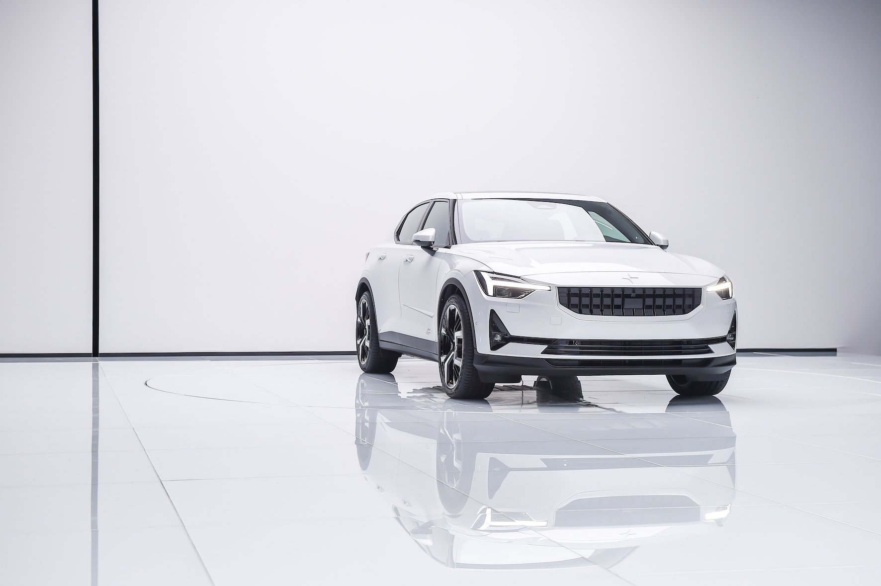 Polestar 2-01.jpg